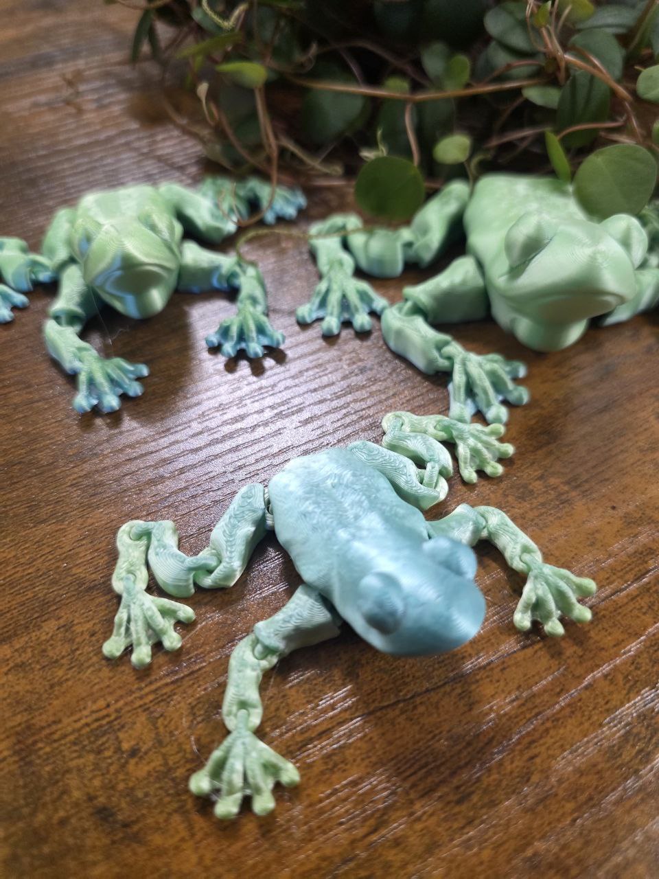Žába magnetická 3D tisk zelená metalická