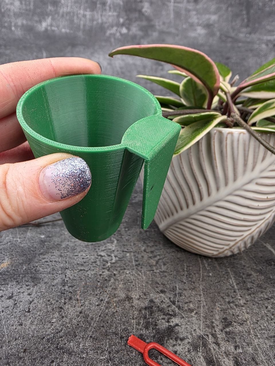 3D Mini květináč na množení s uchycením na obal bez odtékacích otvorů