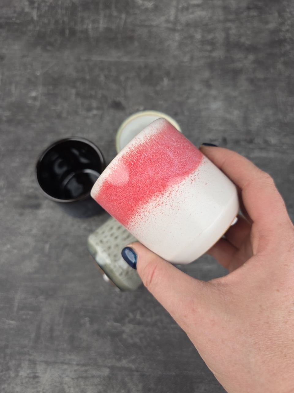 Keramický obal válec červeno bílý mini na průměr 6 cm