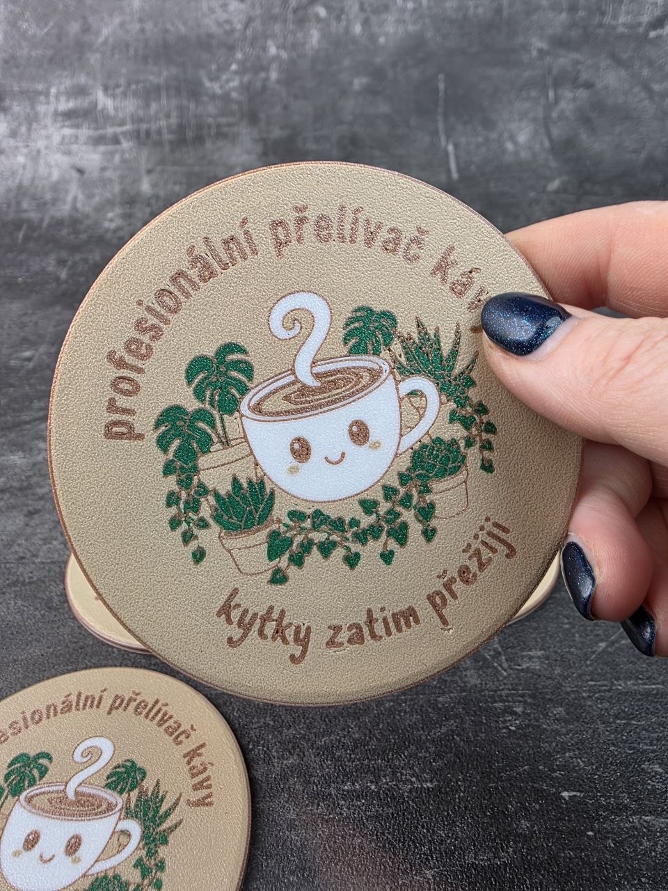 Podtácek 3D tisk motiv "profesionální přelívač kávy