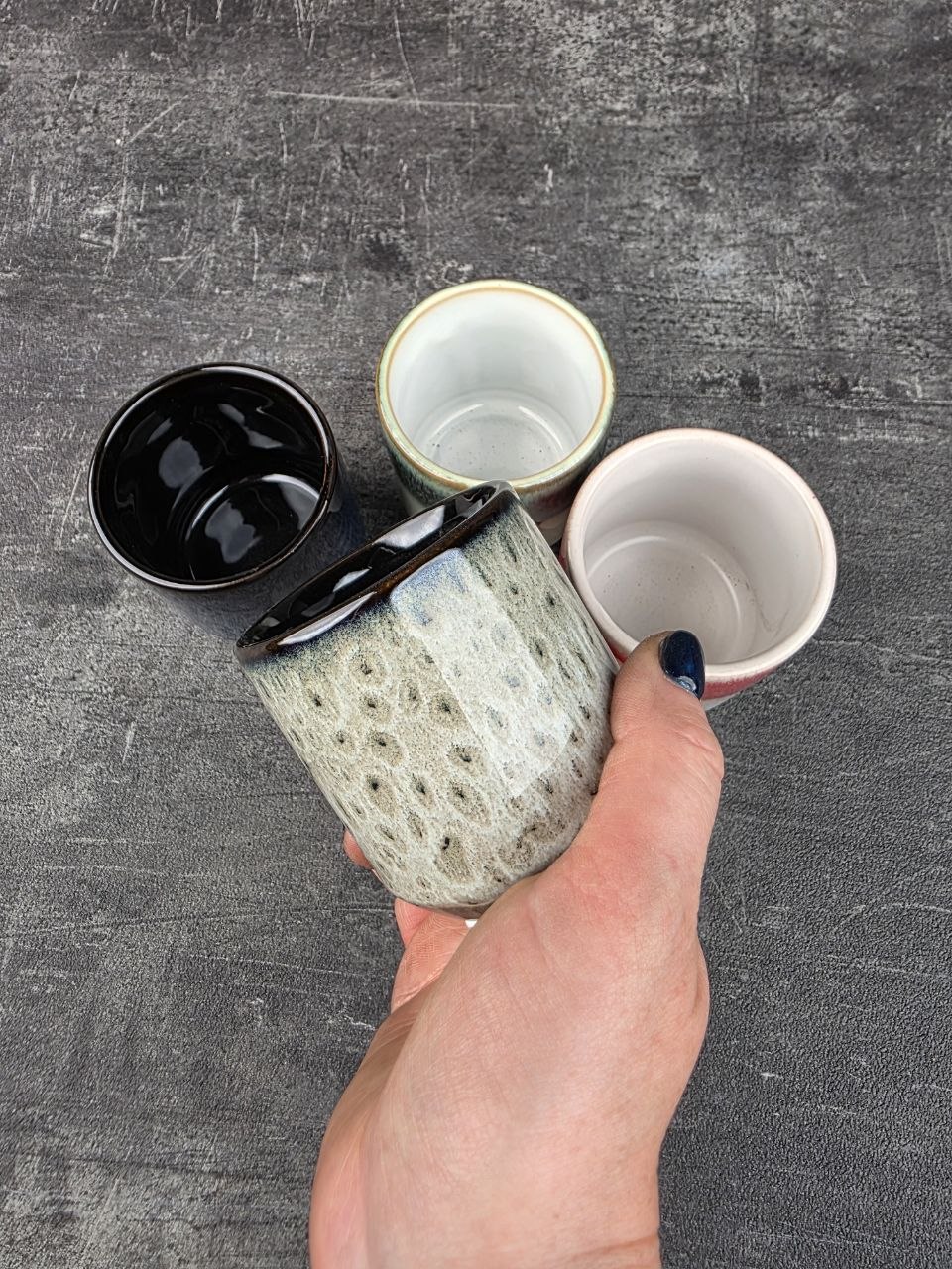 Keramický obal válec červeno bílý mini na průměr 6 cm
