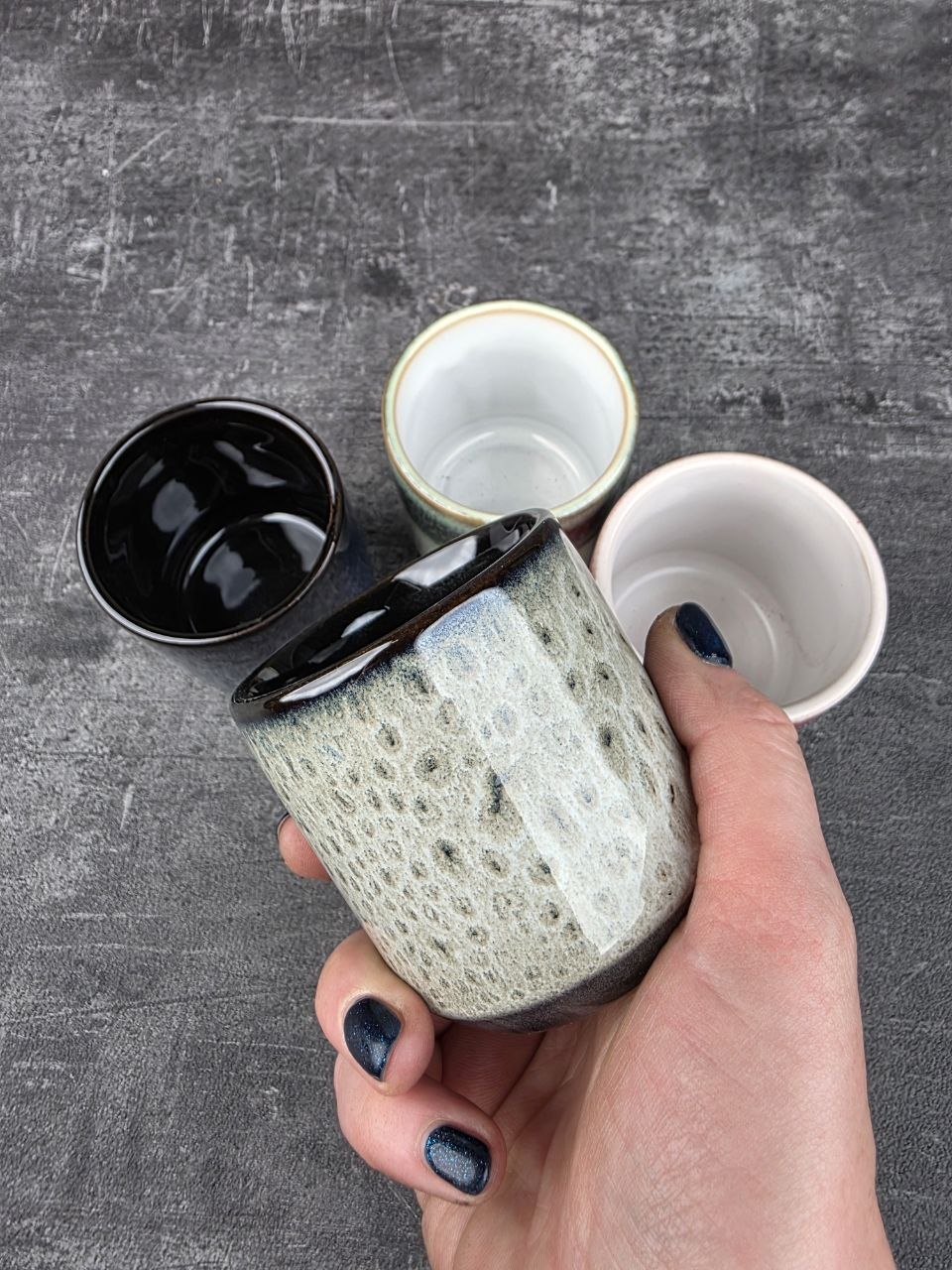 Keramický obal válec červeno bílý mini na průměr 6 cm