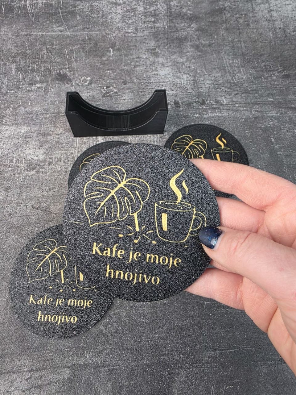 Podtácek 3D tisk motiv "Kafe je moje hnojivo"